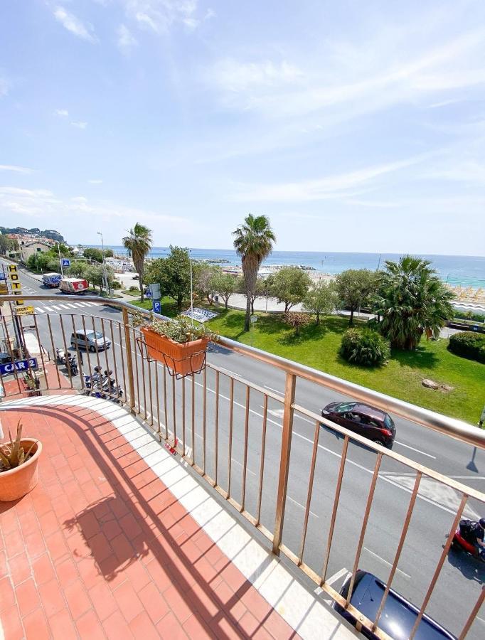 La Casetta Di Nonno Vittorio Albissola Marina Exterior photo